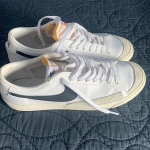 Men’s Nike Low Top Blazer Shoe size 10.5